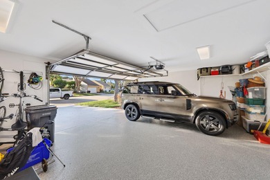 This single story home offers 3 bedrooms, 3.5 baths, 2 car on Jonathans Landing Golf Club in Florida - for sale on GolfHomes.com, golf home, golf lot