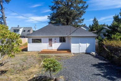 This darling single level Gleneden Beach cottage has been on Salishan Spa and Golf Resort in Oregon - for sale on GolfHomes.com, golf home, golf lot