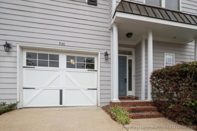 -Kings Grant gated golf community w/ pool. Beautiful immaculate on Kings Grant Golf and Country Club in North Carolina - for sale on GolfHomes.com, golf home, golf lot