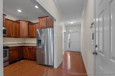 -Kings Grant gated golf community w/ pool. Beautiful immaculate on Kings Grant Golf and Country Club in North Carolina - for sale on GolfHomes.com, golf home, golf lot