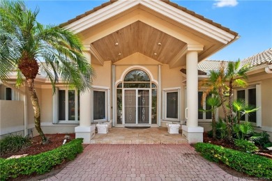 Opportunity knocks in Hobe Sound Golf Club. This single family on Hobe Sound Golf Club in Florida - for sale on GolfHomes.com, golf home, golf lot