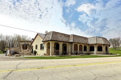 JUST WAIT UNTIL YOU SEE THIS ONE!!!  Spacious Home or Turnkey on Rolling Knolls Golf Course in Iowa - for sale on GolfHomes.com, golf home, golf lot