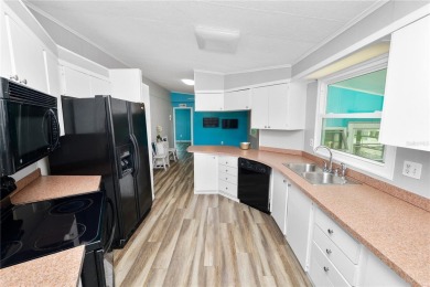 Under contract-accepting backup offers. NEW LISTING!!! Welcome on Wedgewood Golf Club in Florida - for sale on GolfHomes.com, golf home, golf lot
