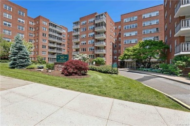 Bright and sun filled 1st floor Apartment in the much sought on Leewood Golf Club in New York - for sale on GolfHomes.com, golf home, golf lot
