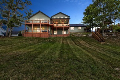 Welcome to this exquisite custom-built home, located in the on Peninsula Golf Resort in Kentucky - for sale on GolfHomes.com, golf home, golf lot