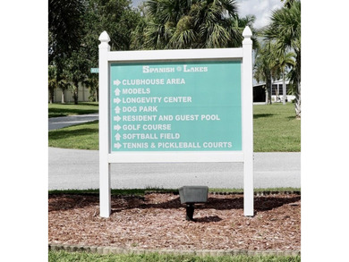 Clean, Furnished, and ready for a new owner. Just bring your on Spanish Lakes Fairways in Florida - for sale on GolfHomes.com, golf home, golf lot