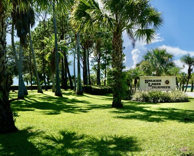 Clean, Furnished, and ready for a new owner. Just bring your on Spanish Lakes Fairways in Florida - for sale on GolfHomes.com, golf home, golf lot