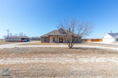 Welcome to your new life of recreation & leisure with this on Tangle Oaks Golf Club in Texas - for sale on GolfHomes.com, golf home, golf lot