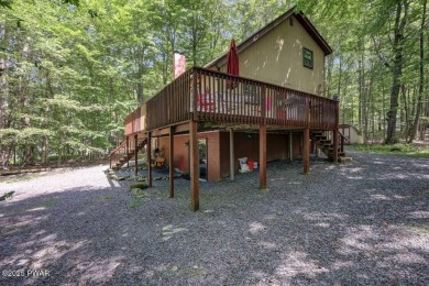 Beautifully Updated Saltbox Home in The Hideout!Tucked within on The Hideout Golf in Pennsylvania - for sale on GolfHomes.com, golf home, golf lot