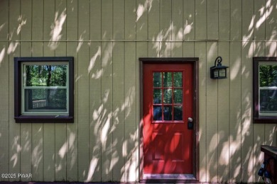 Beautifully Updated Saltbox Home in The Hideout!Tucked within on The Hideout Golf in Pennsylvania - for sale on GolfHomes.com, golf home, golf lot