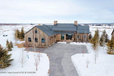 This Immaculate four bedroom cabin designed by Northworks on Huntsman Springs Golf Club in Idaho - for sale on GolfHomes.com, golf home, golf lot