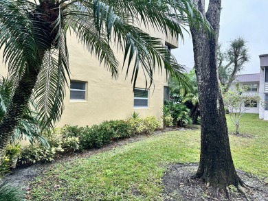 Very attractive 2/2 First Floor condo. Painted & Furnished on Kings Point Golf -Flanders Way in Florida - for sale on GolfHomes.com, golf home, golf lot