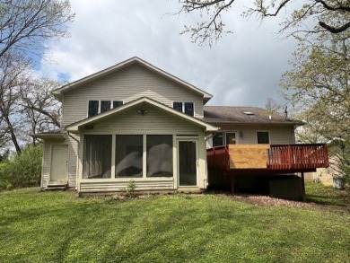 Check out this magnificent home located on Lincoln Oaks golf on Lincoln Oaks Golf Course in Illinois - for sale on GolfHomes.com, golf home, golf lot