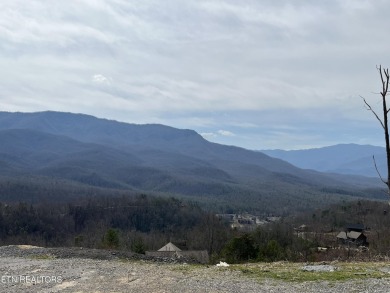 **Rustic Chalet in the Beautiful Mountains - A Golfer's & on Bent Creek Golf Course in Tennessee - for sale on GolfHomes.com, golf home, golf lot