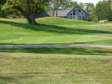 REDUCED! Beautifully decorated, with completely new furniture on Eagle Ridge Inn and Resort in Illinois - for sale on GolfHomes.com, golf home, golf lot