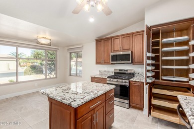 Don't miss this tastefully updated 2 bed + DEN, 2 bath home in on Oakwood Golf Club  in Arizona - for sale on GolfHomes.com, golf home, golf lot