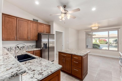 Don't miss this tastefully updated 2 bed + DEN, 2 bath home in on Oakwood Golf Club  in Arizona - for sale on GolfHomes.com, golf home, golf lot
