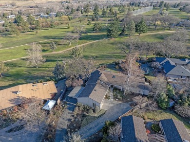 This beautifully maintained 3-bedroom, 2.5-bath single-level on Oak Knoll Golf Course in Oregon - for sale on GolfHomes.com, golf home, golf lot