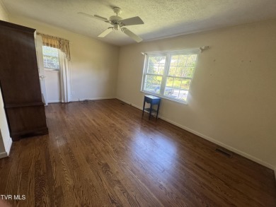 Elegant Home with direct golf course access. 

Welcome to 667 on Elizabethton Municipal Golf Club in Tennessee - for sale on GolfHomes.com, golf home, golf lot