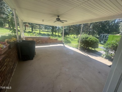 Elegant Home with direct golf course access. 

Welcome to 667 on Elizabethton Municipal Golf Club in Tennessee - for sale on GolfHomes.com, golf home, golf lot