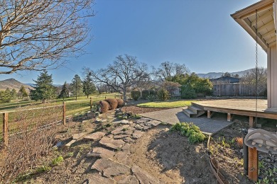 This beautifully maintained 3-bedroom, 2.5-bath single-level on Oak Knoll Golf Course in Oregon - for sale on GolfHomes.com, golf home, golf lot