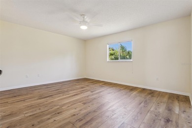 One or more photo(s) has been virtually staged. This inviting on The Links of Spruce Creek in Florida - for sale on GolfHomes.com, golf home, golf lot