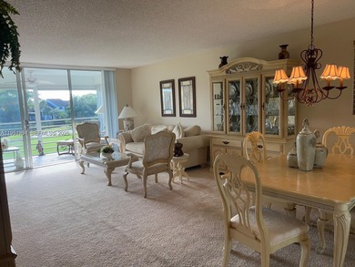 Prime corner 3BD/2BA residence featuring one of the largest on Palm-Aire Country Club and Resort - The Oaks in Florida - for sale on GolfHomes.com, golf home, golf lot