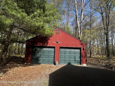Large Chalet home in the Hideout, house features 4-bedrooms, 3 on The Hideout Golf in Pennsylvania - for sale on GolfHomes.com, golf home, golf lot