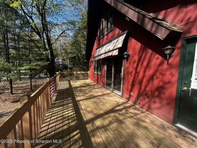 Large Chalet home in the Hideout, house features 4-bedrooms, 3 on The Hideout Golf in Pennsylvania - for sale on GolfHomes.com, golf home, golf lot