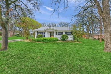ocation Location Location! You have so many possibilities with on Lake Kiowa Golf Course in Texas - for sale on GolfHomes.com, golf home, golf lot