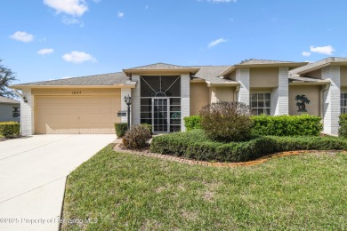 MOVE IN READY - PREMIER LOCATION - END UNIT - FURNISHED. Easiest on Heritage Pines Country Club in Florida - for sale on GolfHomes.com, golf home, golf lot