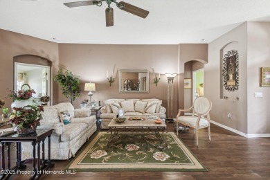 MOVE IN READY - PREMIER LOCATION - END UNIT - FURNISHED. Easiest on Heritage Pines Country Club in Florida - for sale on GolfHomes.com, golf home, golf lot
