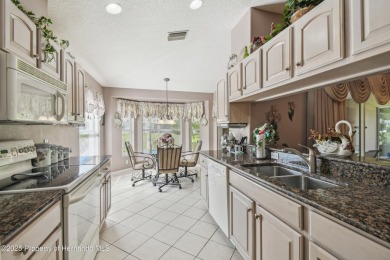 MOVE IN READY - PREMIER LOCATION - END UNIT - FURNISHED. Easiest on Heritage Pines Country Club in Florida - for sale on GolfHomes.com, golf home, golf lot