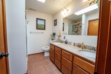 MLS# 285202 Welcome to 2929 S Ledbetter Place--an elegant and on Canyon Lakes Golf Course in Washington - for sale on GolfHomes.com, golf home, golf lot