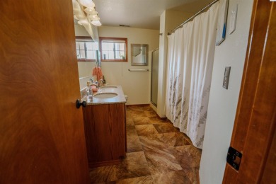 MLS# 285202 Welcome to 2929 S Ledbetter Place--an elegant and on Canyon Lakes Golf Course in Washington - for sale on GolfHomes.com, golf home, golf lot
