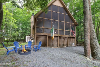 Charming Chalet with OVERSIZED SCREENED-IN PORCH in Amenity-Rich on The Hideout Golf in Pennsylvania - for sale on GolfHomes.com, golf home, golf lot