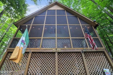 Charming Chalet with OVERSIZED SCREENED-IN PORCH in Amenity-Rich on The Hideout Golf in Pennsylvania - for sale on GolfHomes.com, golf home, golf lot