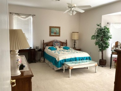 PRICE REDUCED!! This rare Oakhill Model has been nicely updated on Heritage Pines Country Club in Florida - for sale on GolfHomes.com, golf home, golf lot