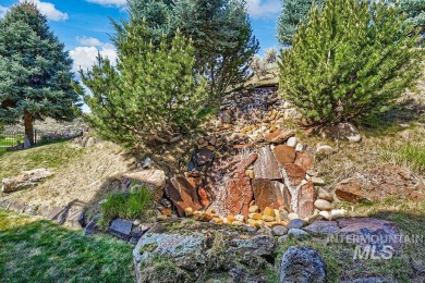 A spacious home backing to Quail Hollow Golf Course! Enjoy on Quail Hollow Golf Club in Idaho - for sale on GolfHomes.com, golf home, golf lot