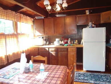 LAKE WALLENPAUPACK HOME IN BEAUTIFUL TANGLWOOD LAKES WITH LOTS on Paupack Hills Golf and Country Club in Pennsylvania - for sale on GolfHomes.com, golf home, golf lot