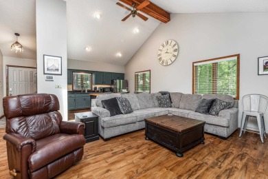 Well maintained 3 Bed, 2 full bath ranch home on a wooded lot on Eagle Ridge Inn and Resort in Illinois - for sale on GolfHomes.com, golf home, golf lot