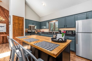 Well maintained 3 Bed, 2 full bath ranch home on a wooded lot on Eagle Ridge Inn and Resort in Illinois - for sale on GolfHomes.com, golf home, golf lot