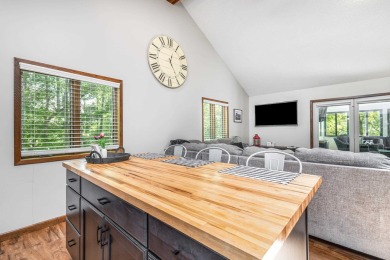 Well maintained 3 Bed, 2 full bath ranch home on a wooded lot on Eagle Ridge Inn and Resort in Illinois - for sale on GolfHomes.com, golf home, golf lot