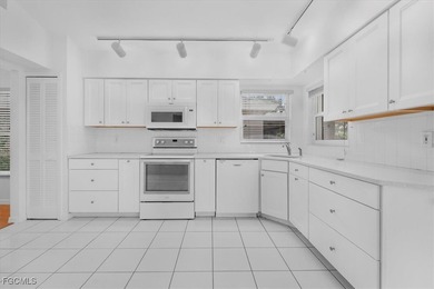 Beautiful Updated 3-bedroom 2 bath single family home, New Roof on Villages of Country Creek Golf Course in Florida - for sale on GolfHomes.com, golf home, golf lot