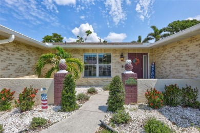 FEATURED ON HGTV'S HOUSE HUNTERS! -This stunning 4-bedroom on Bradenton Country Club in Florida - for sale on GolfHomes.com, golf home, golf lot