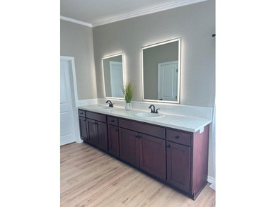 This is a newly remodeled mobile home in Horseshoe Bend Air Park on Horseshoe Bend Country Club in Texas - for sale on GolfHomes.com, golf home, golf lot