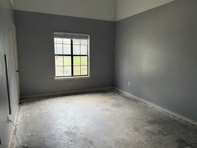 Fixer-Upper Opportunity in Golf Course Community - 4 Bed, 2.5 on Woodland Hills Golf Club in Texas - for sale on GolfHomes.com, golf home, golf lot