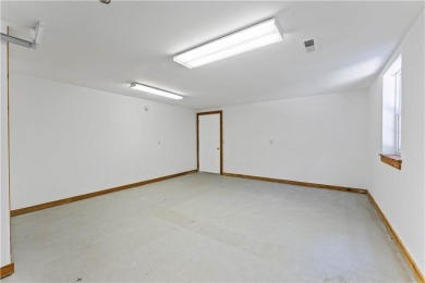 Looking for a home right by the nationally recognized bike on Bella Vista - Metfield Golf Complex and Country Club in Arkansas - for sale on GolfHomes.com, golf home, golf lot