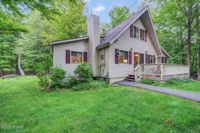 This charming three bedroom, two bathroom home is perfectly on The Hideout Golf in Pennsylvania - for sale on GolfHomes.com, golf home, golf lot