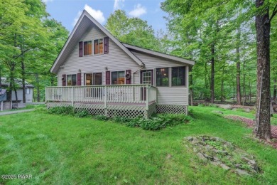 This charming three bedroom, two bathroom home is perfectly on The Hideout Golf in Pennsylvania - for sale on GolfHomes.com, golf home, golf lot